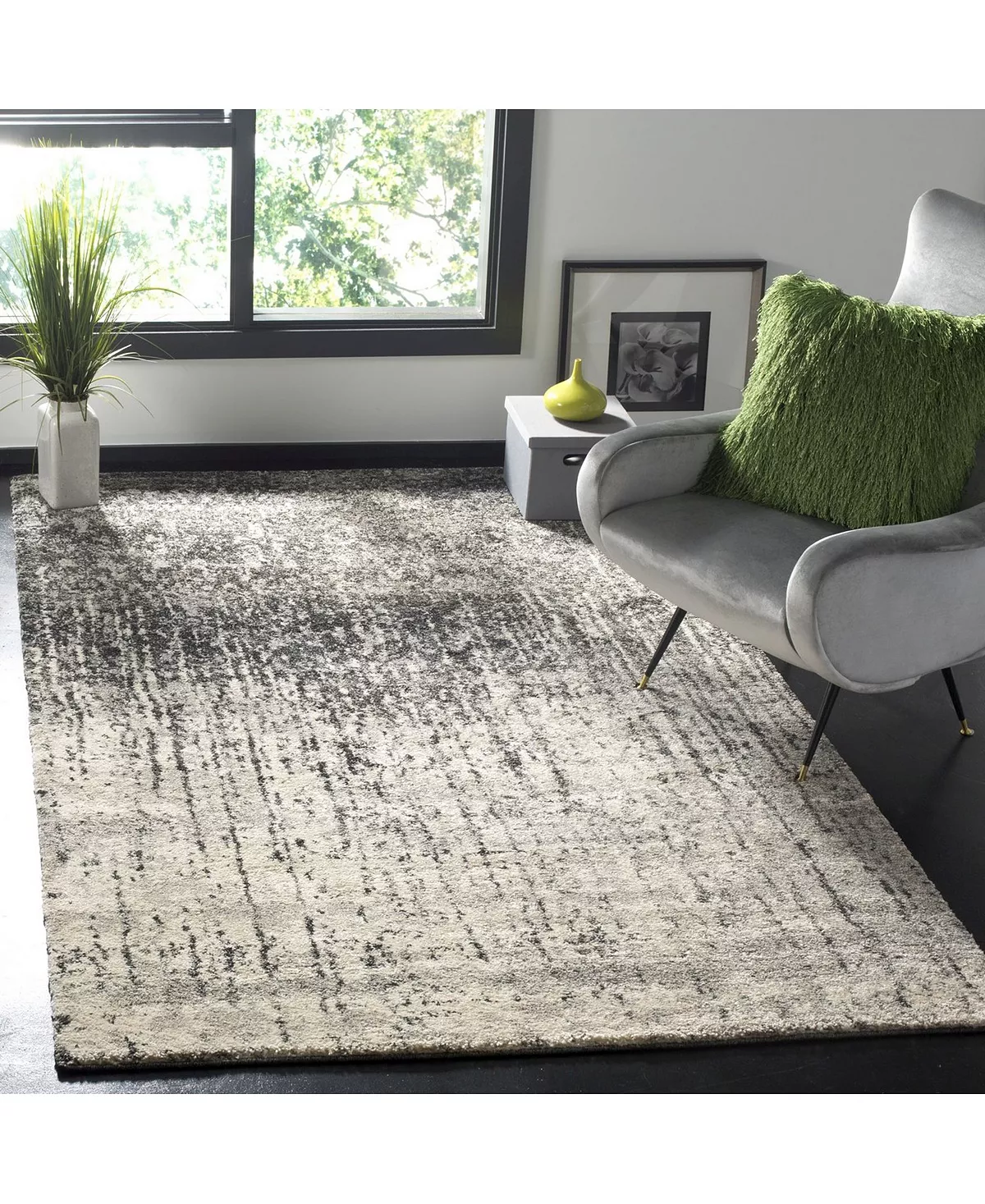 Safavieh Retro Black And Gray 4' X 6' Area Rug 4 Safavieh Retro Black And Gray 4' X 6' Area Rug - Image 2
