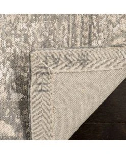 Safavieh Classic Vintage Silver 4' X 6' Area Rug