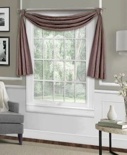 Elrene Leila Matelasse 52x144 Beaded Window Valance