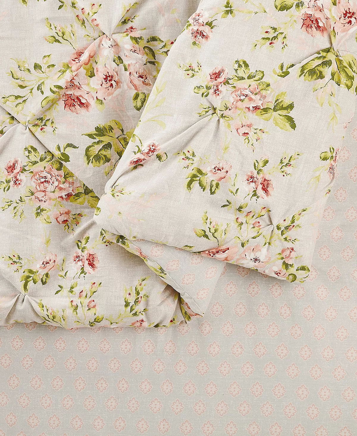 Jessica Simpson Mils Floral Pinch Pleat King 3-Piece Comforter Set 6 Jessica Simpson Mils Floral Pinch Pleat King 3-Piece Comforter Set - Image 4