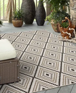 Drew & Jonathan Home Outdoor Oldenburg 8' X 10' Area Rug -Chic Home Store 21407464 fpx