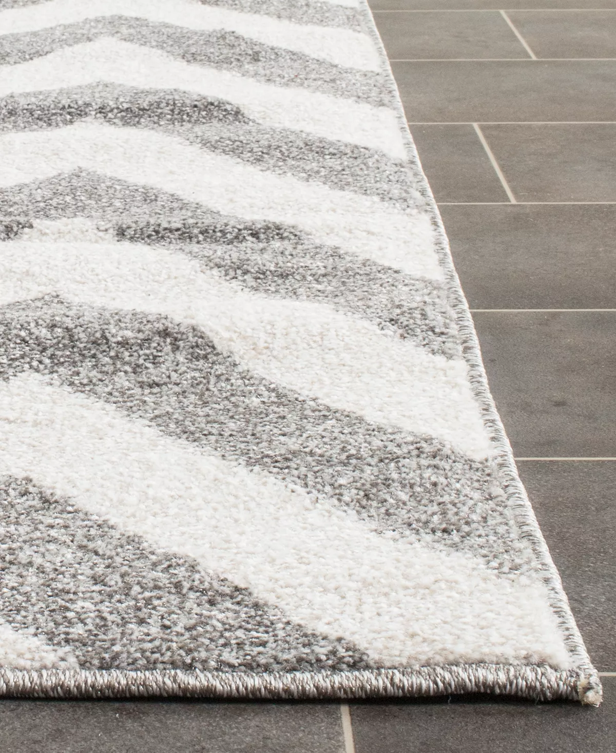 Safavieh Amherst Indoor/Outdoor AMT419 7' X 7' Square Area Rug 4 Safavieh Amherst Indoor/Outdoor AMT419 7' X 7' Square Area Rug - Image 2